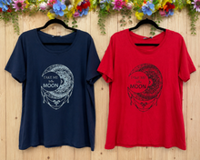 Laden Sie das Bild in den Galerie-Viewer, Moon Shirt Curvy