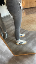 Laden Sie das Bild in den Galerie-Viewer, Jeans Malibu-Zip Gr XXS &amp; XS high stretch denim BUENA VISTA