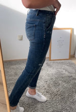 Laden Sie das Bild in den Galerie-Viewer, Aida cropped stretch denim blue destroyed BUENA VISTA