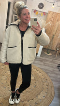 Laden Sie das Bild in den Galerie-Viewer, Fake-Fur-Jacke Il44ma beige (XS-XXL)