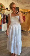 Laden Sie das Bild in den Galerie-Viewer, 🤍 Boho-Spitzenkleid Weiß