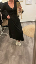 Laden Sie das Bild in den Galerie-Viewer, Midi-Kleid schwarz BROADWAY Fashion