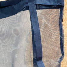 Laden Sie das Bild in den Galerie-Viewer, Tasche mit Mesheinsatz blau, rot oder schwarz
